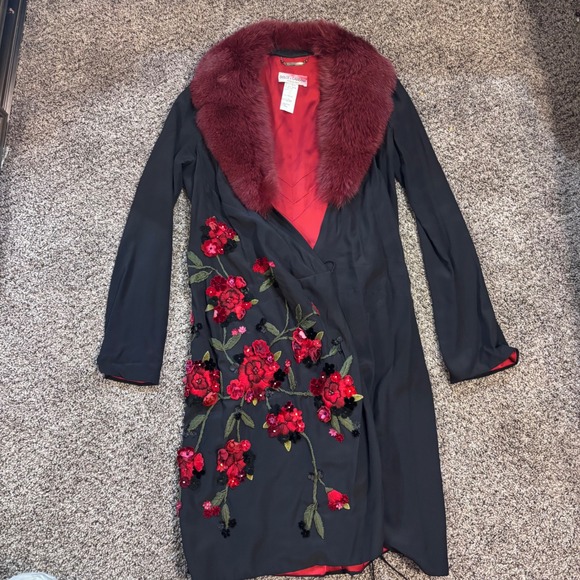 Dolce & Gabbana Silk Wrap Coat Floral Embroidery Fur Collar Black Red IT 44 - Picture 2 of 8